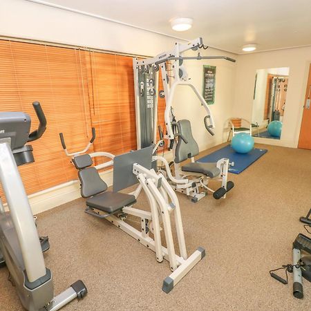 Seashells Apartment Tenby Bagian luar foto