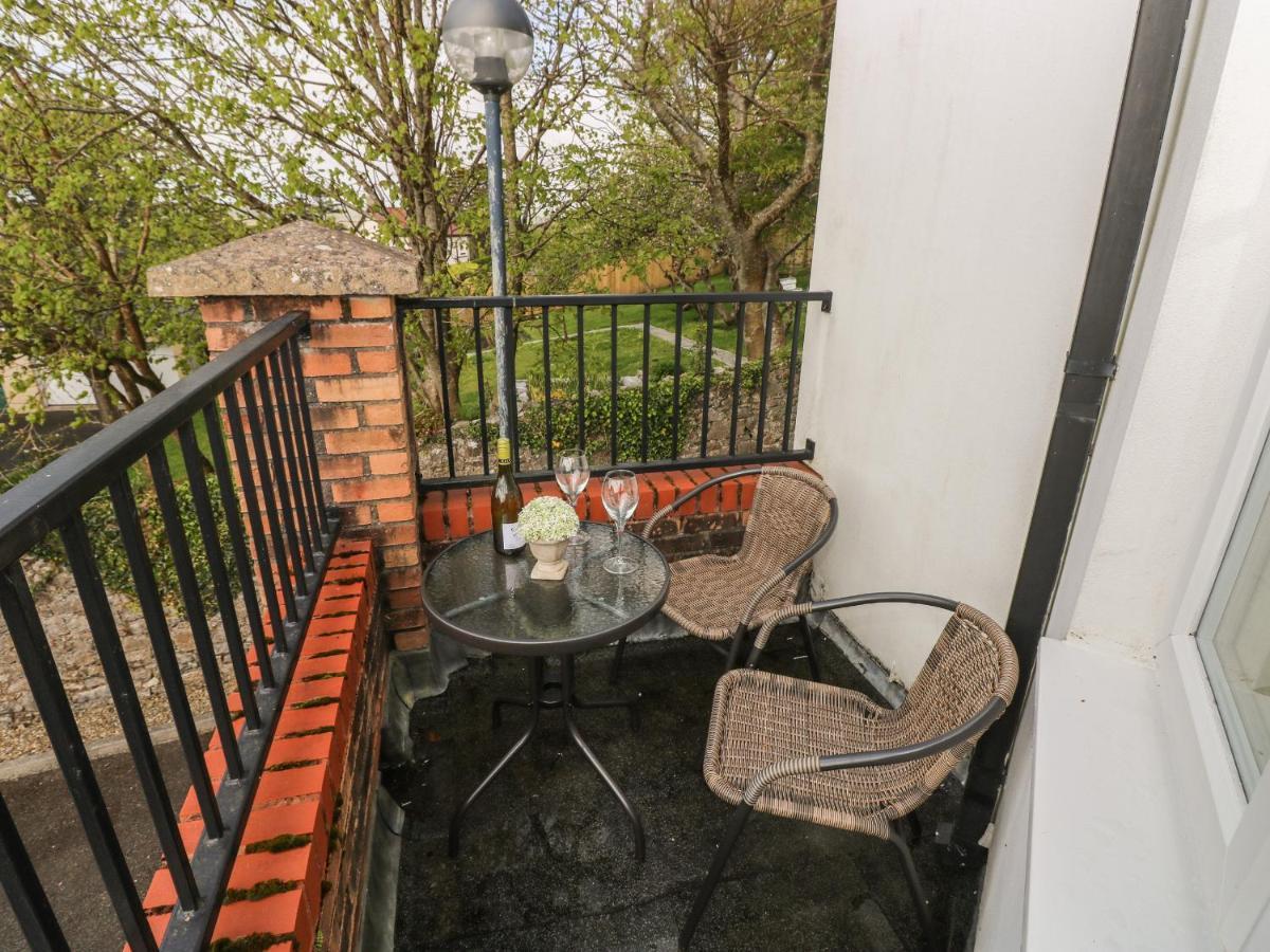 Seashells Apartment Tenby Bagian luar foto