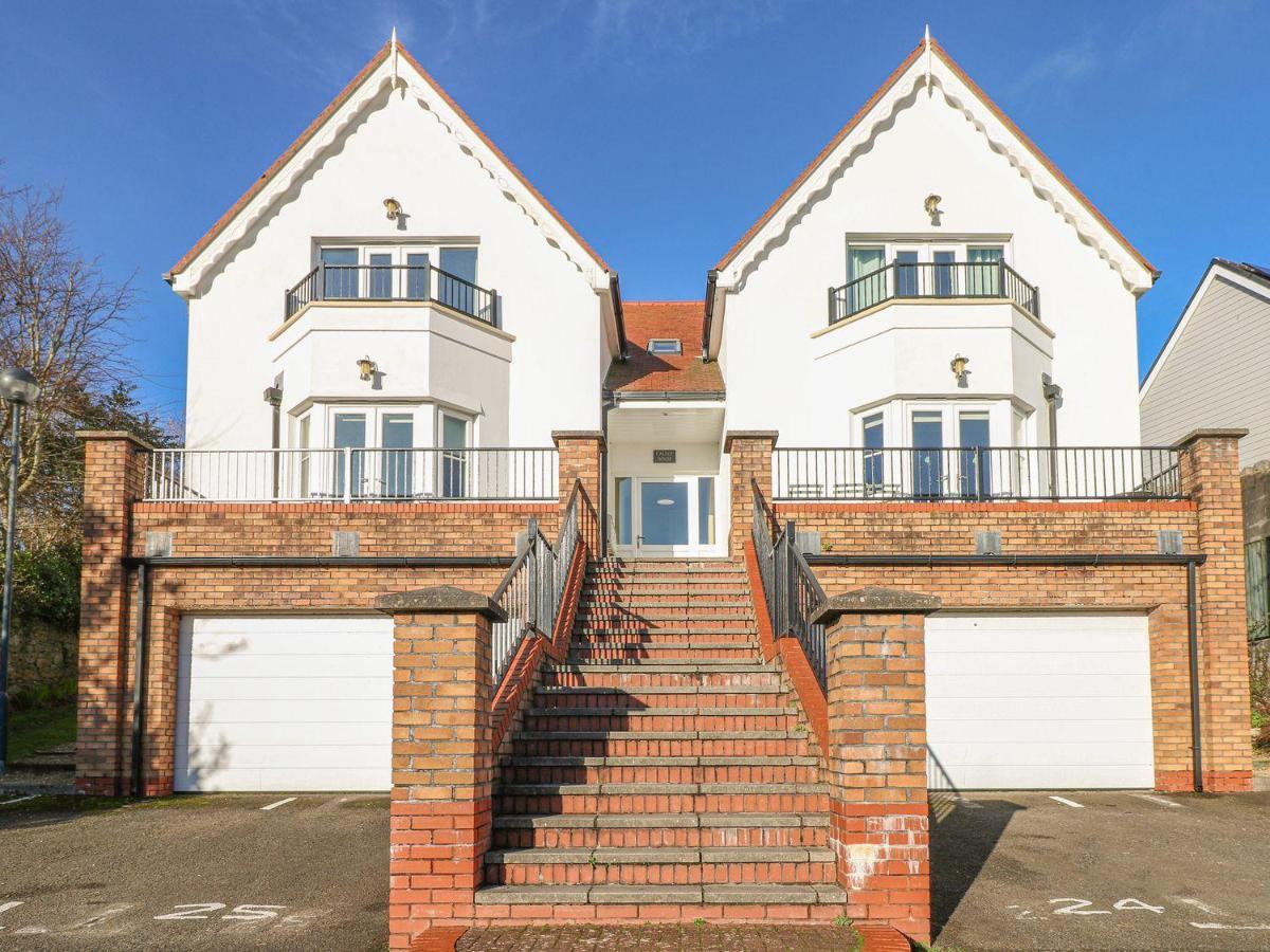 Seashells Apartment Tenby Bagian luar foto
