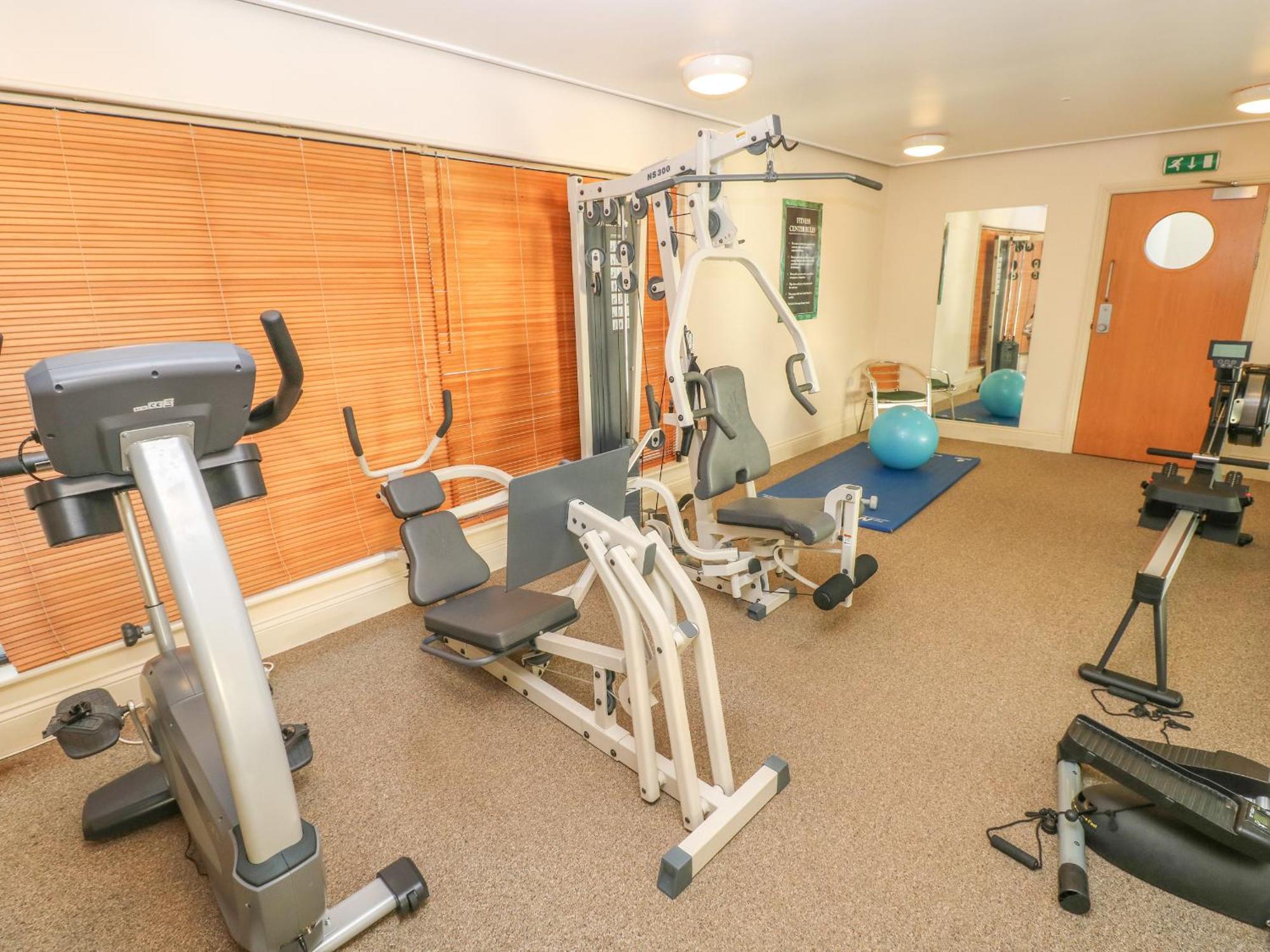 Seashells Apartment Tenby Bagian luar foto
